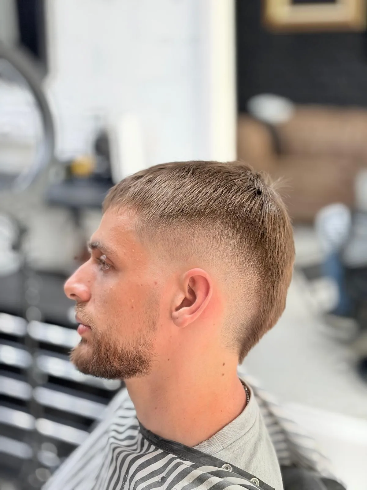 Textured crop rubio con skin fade